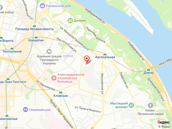 рядом с районом Печерск
